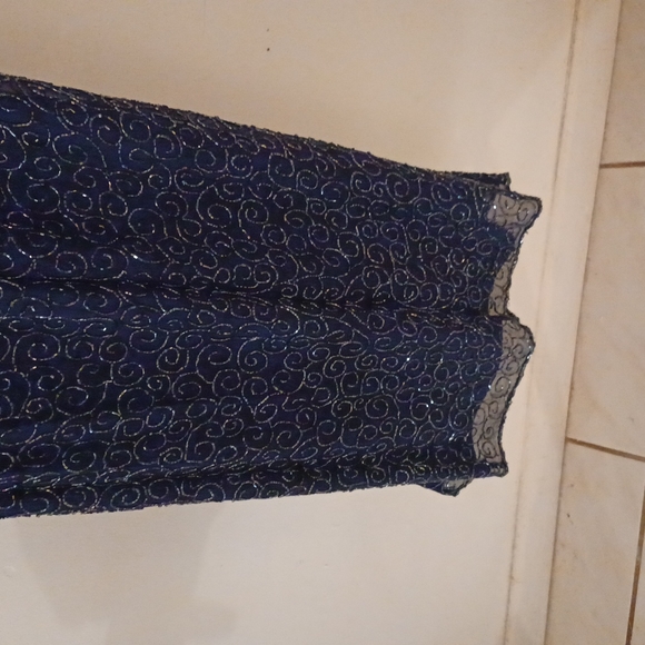 Cache Gown - Picture 3 of 16